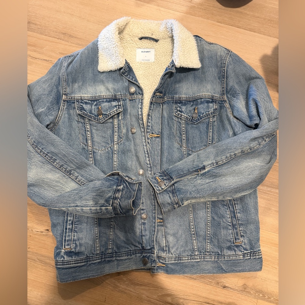 Old Navy Light Wash Denim Jacket with Cream Sherpa Collar